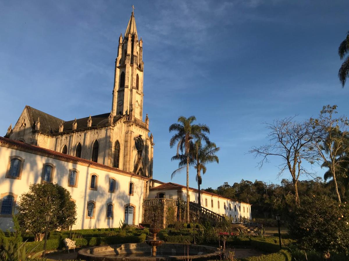 卡塔斯阿塔斯 Santuario Do Caraca酒店 外观 照片